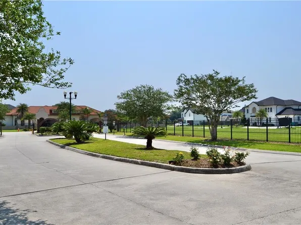 1533 Rosewood Dr, Harvey, LA 70058