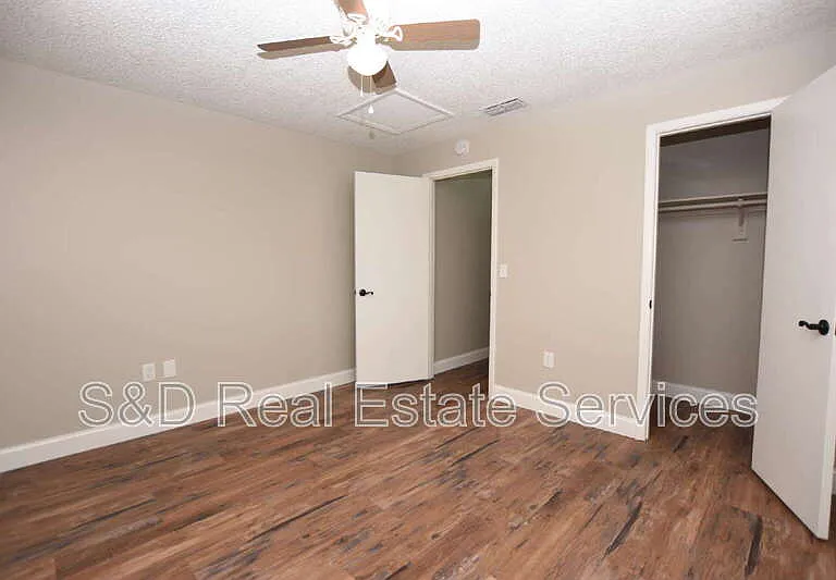 1224 Waterview Blvd E — Photo 17