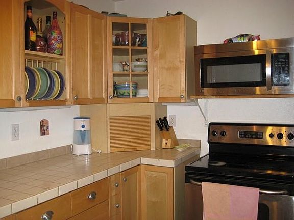 2nd image of 110 W River Oaks Dr