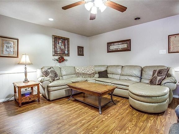 4th image of 5914 Christie Ln