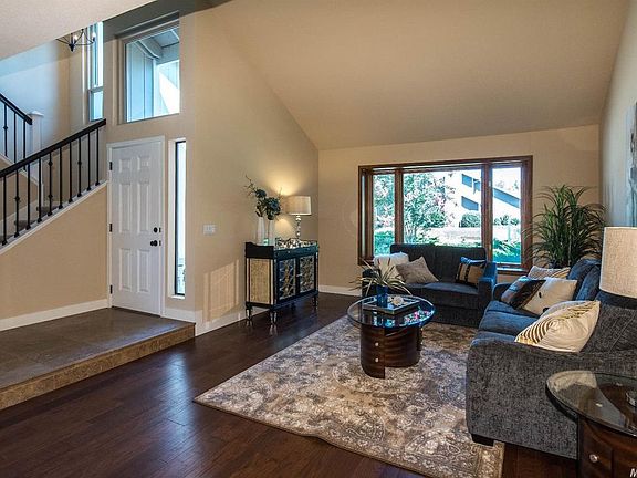 3rd image of 8176 Woodlake Hills Dr