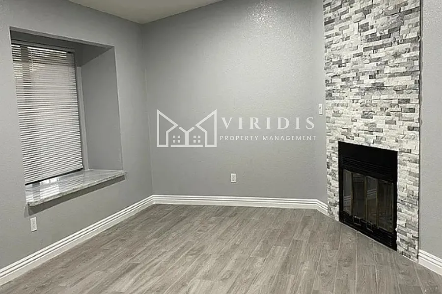 Building Photo - 4600 Beechwood St #1-98