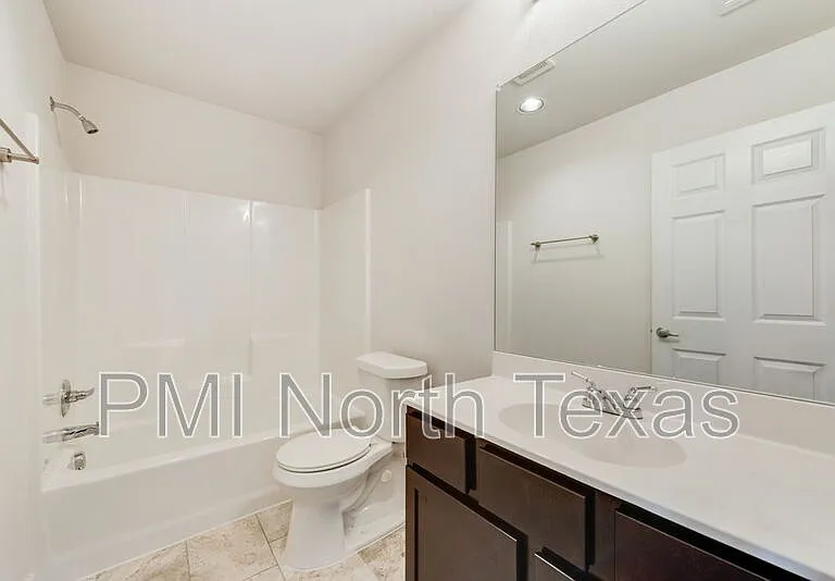 616 N 6th St — Photo 13