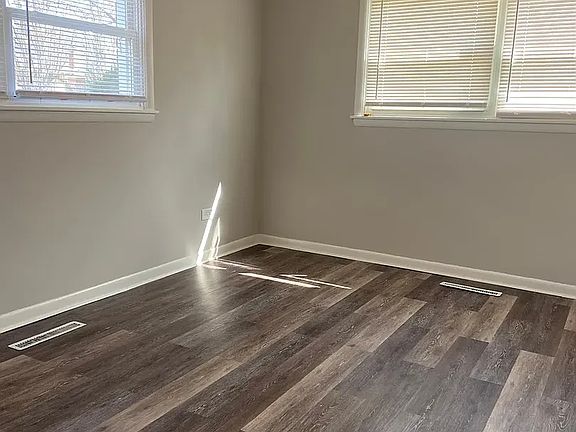 4th image of 2058-2068 Linden St #2068LINDEN