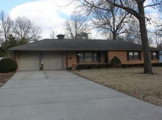 4449 Westridge Rd, Kansas City, MO 64133