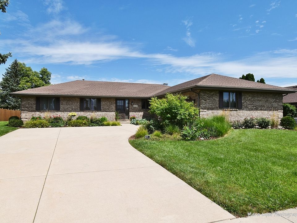 215 Heritage Dr, Minooka, IL 60447 Zillow
