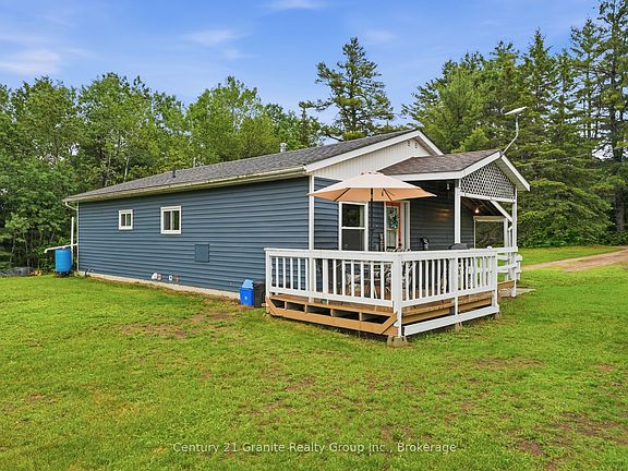 4th image of 18 Pine Ridge Rd