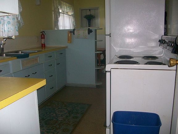 5th image of 656 Beverly Dr