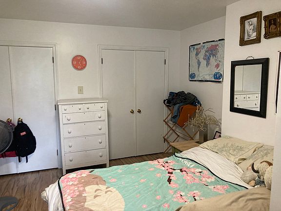 5th image of 828 Collins Ave #1