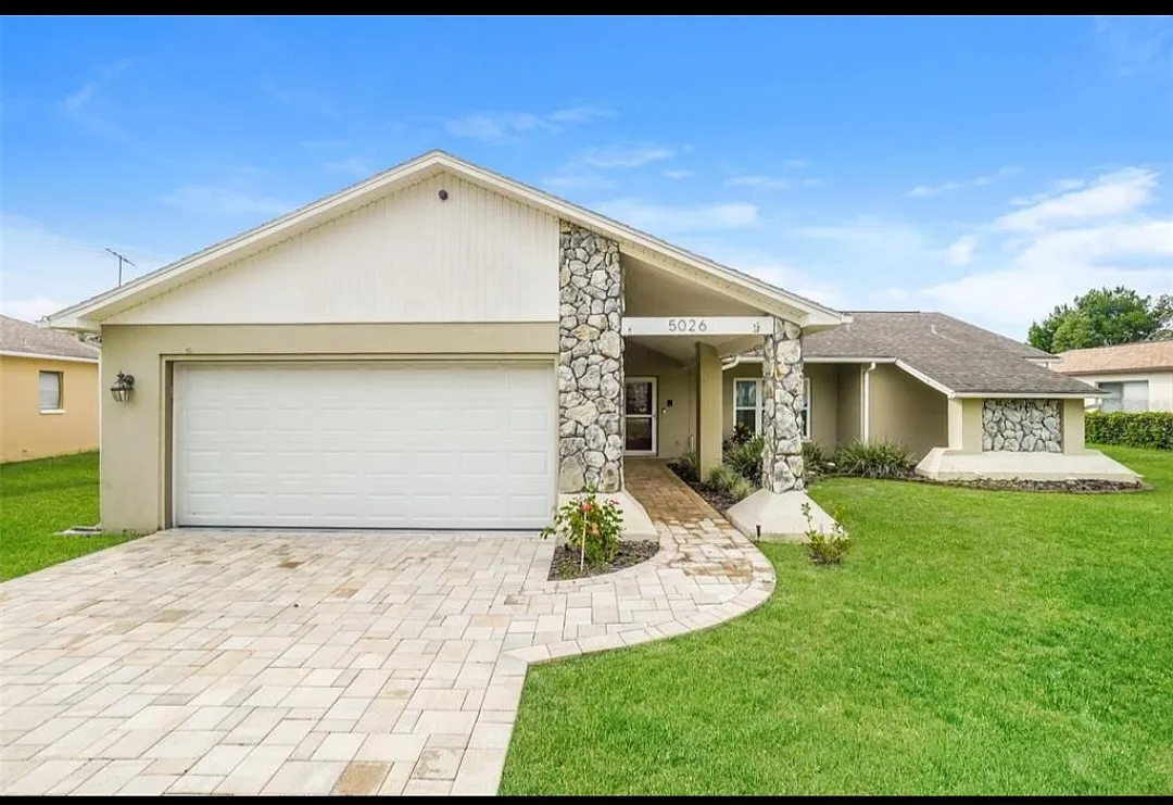 2 bed, 1225 sqft, $2,600 — Photo 1
