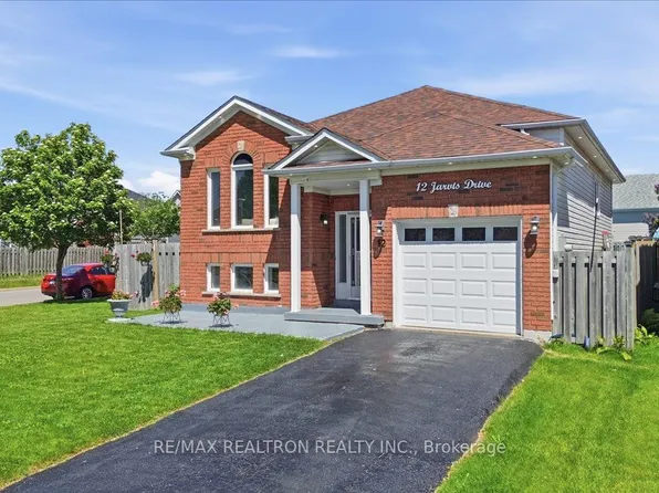 12 Jarvis Dr, Pt Hope, ON L1A 4J8