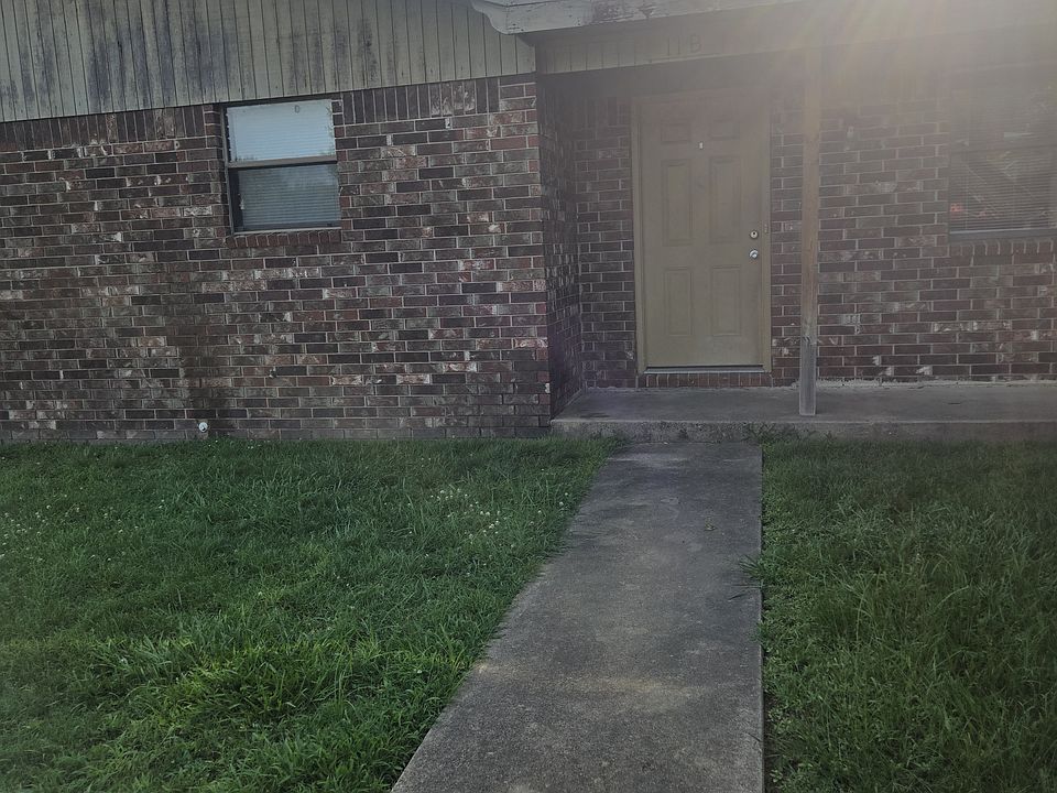 1st image of 11 Bradley Cir Unit B