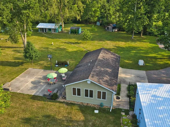 299 Rodeo Dr, Union City, MI 49094