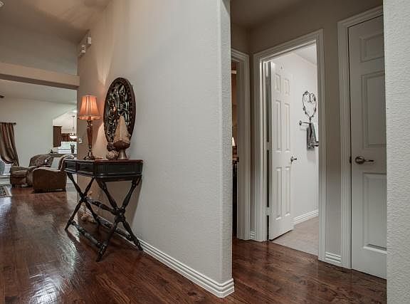 4th image of 8009 Raven Ct