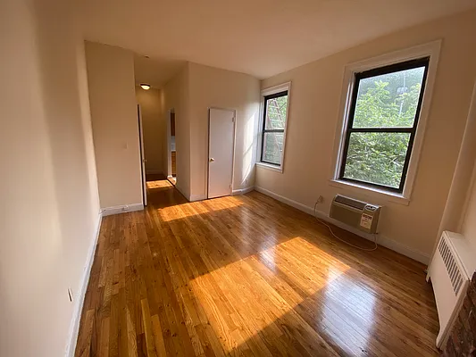 Rented by Compass | media 7