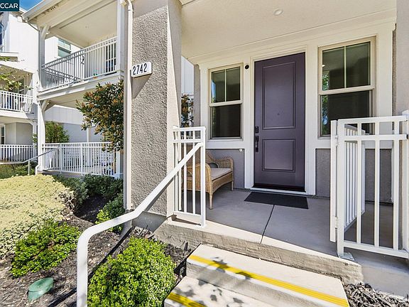 3rd image of 2742 Jones Rd