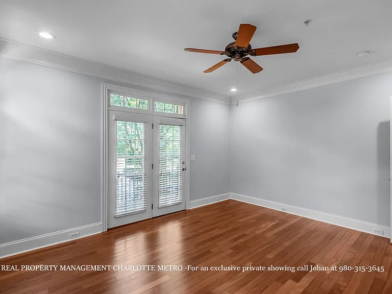 529 Queens Rd — Photo 59