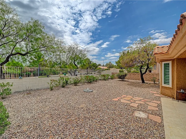 10609 Paradise Point Dr — Photo 41