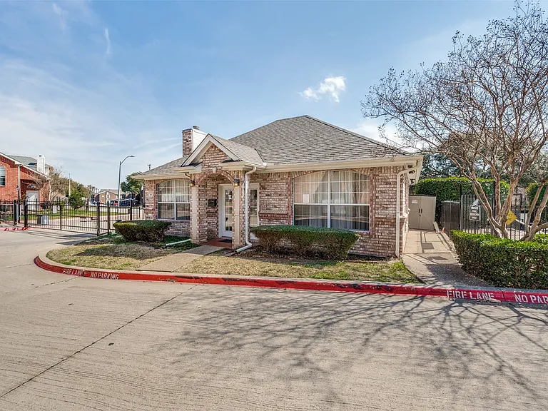 402 Horse Shoe Dr — Photo 26