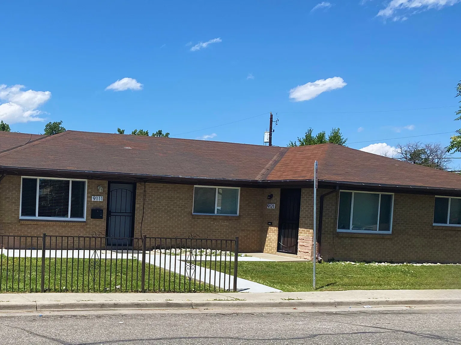 2 bed, 752 sqft, $2,000 — Photo 2