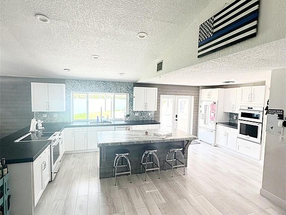 4th image of 4860 SW 104th Avenue