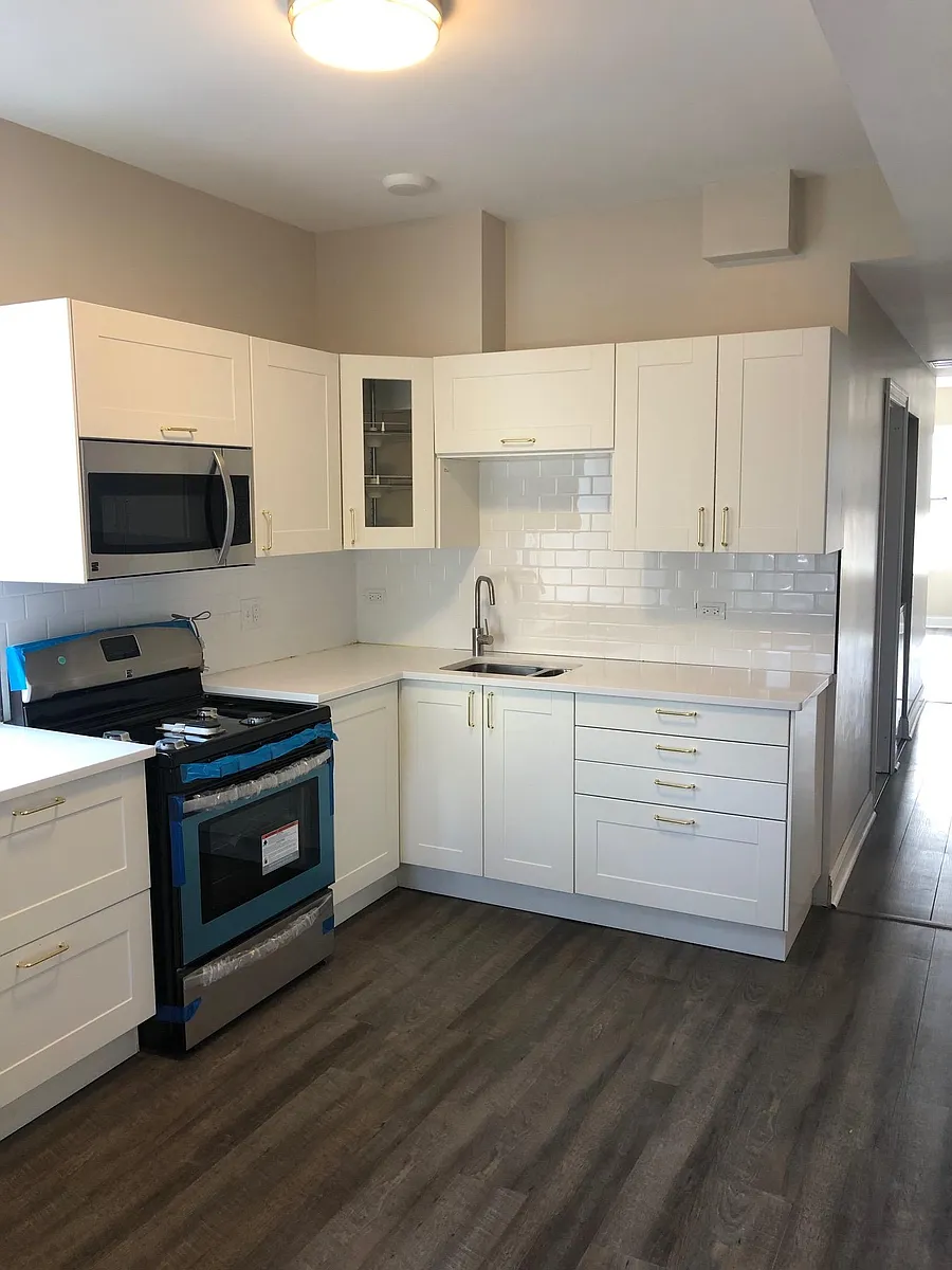 Building Photo - 2451 S Kedzie Ave #2