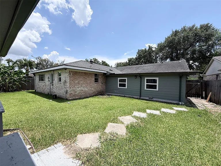 12214 Corona Ln — Photo 7