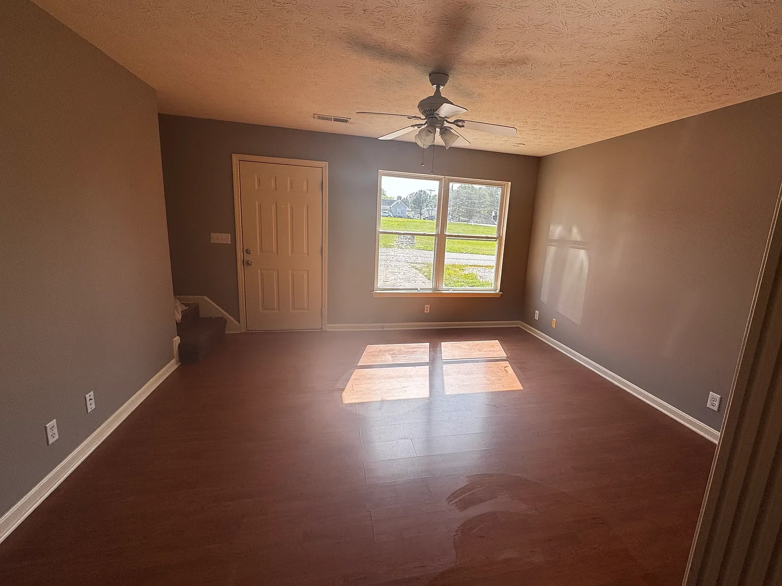 2 bed, 1.5 bath, $1,200 — Photo 3