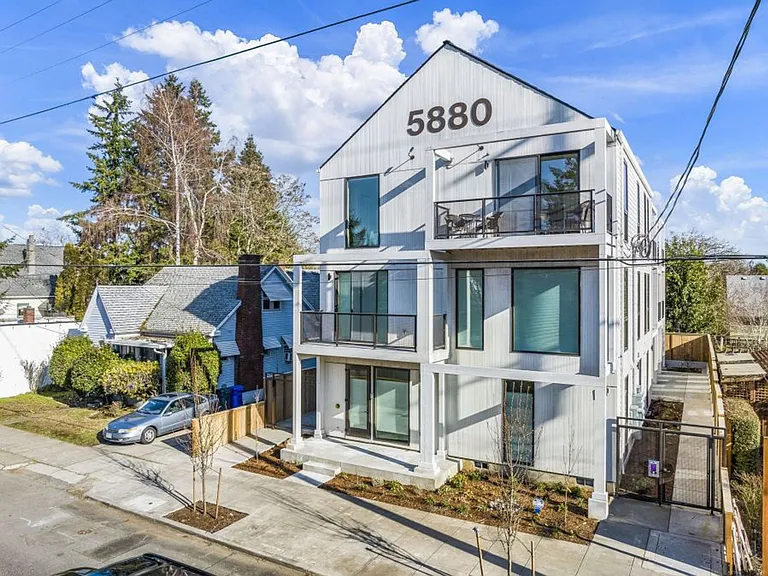 5880 N Greeley Ave — Photo 39