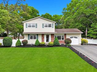 277 Magnolia Drive, Selden, NY 11784