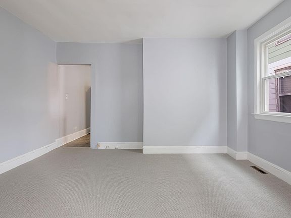 5th image of 81 Harrison Ave