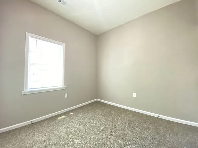 2715 Marshall St — Photo 7
