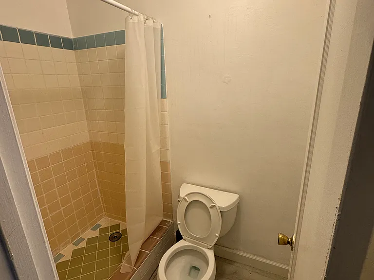21520 E Cliff Dr #14 — Photo 6