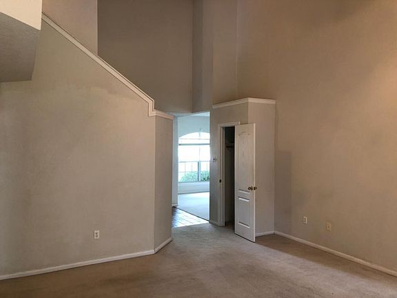 4th image of 1819 Volley Ln