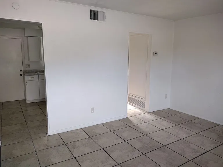 1730 E Prince Rd #4 — Photo 5