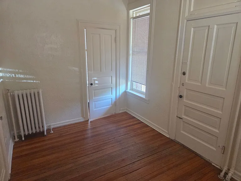 834 N Clarkson St — Photo 13