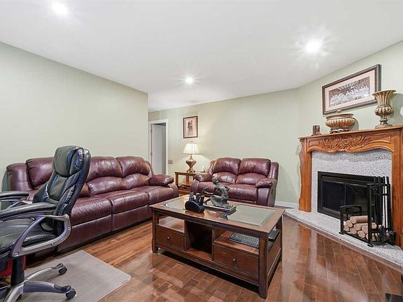5th image of 4728 S Rundlehorn Dr NE