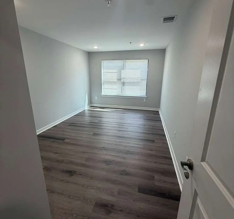 77 Park Ave #214