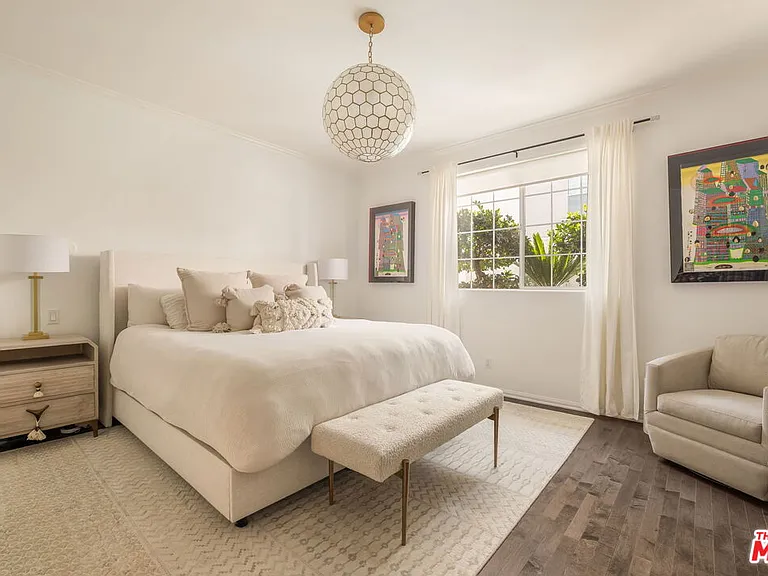 930 N Doheny Dr #103 — Photo 11
