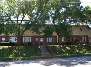 1376 Empire Ct APT 4, Freeport, IL 61032