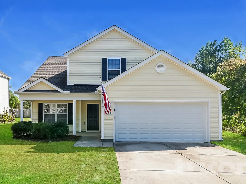 851 Red Oak Tree Dr