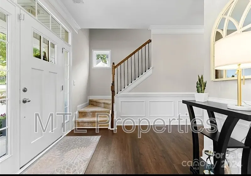4 bed, 3.0 bath, 2134 sqft, $3,350 — Photo 2