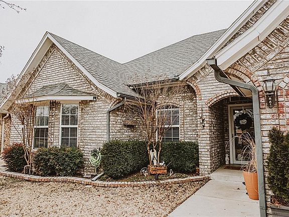 2nd image of 17013 Vitoria Dr
