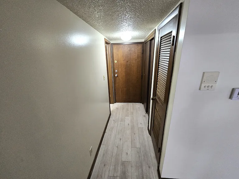 1016 G St #8 — Photo 8