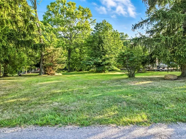 2766 Robertson Rd S, Sharpsville, PA 16150