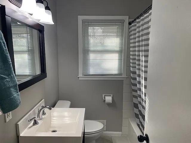 551 110th Ave NW — Photo 3