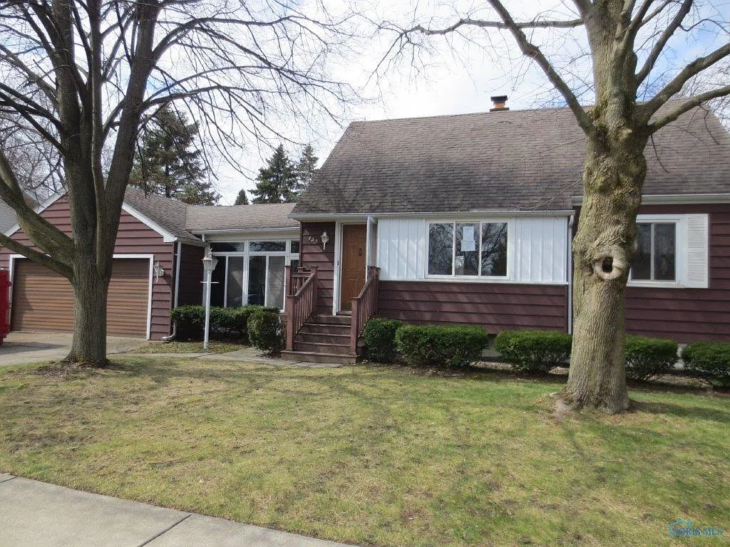 725 Michigan Ave photo 1