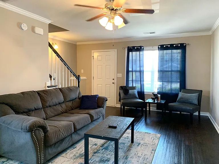 337 Sam Houston Cir — Photo 2