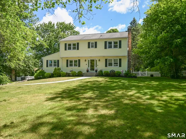 8 Winthrop Road, Bethel, CT 06801