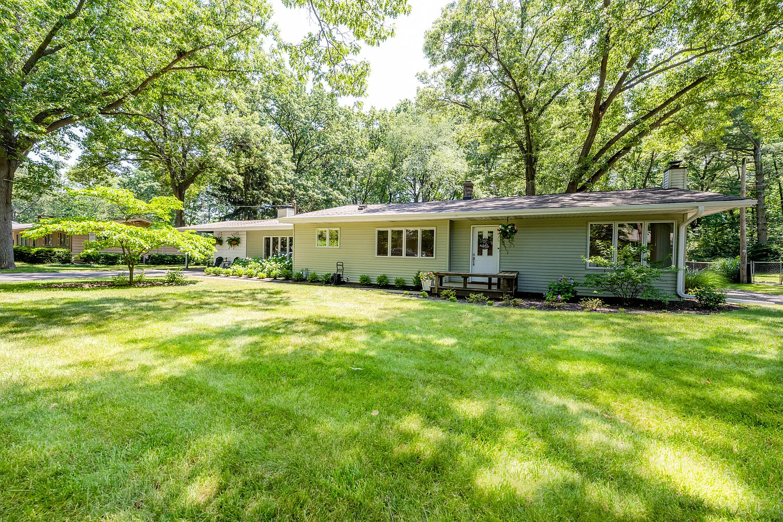 2736 Wildwood Ln photo 1
